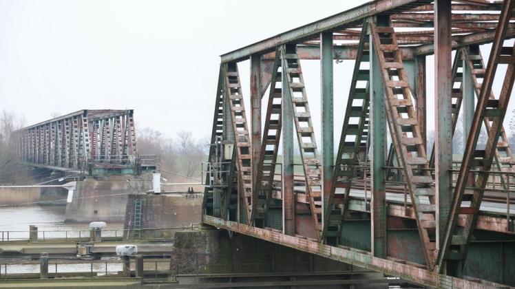 Der Plan für den Neubau der Friesenbrücke bei Weener wird wohl erst im September öffentlich vorgestellt. Foto: Mohssen Assanimoghaddam/dpa