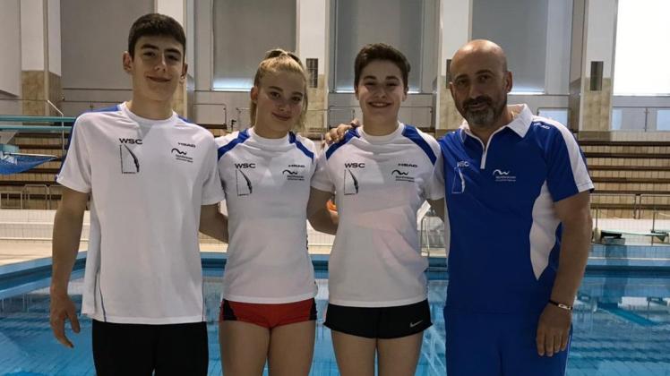 Carlos Alexandru Taranu, Jette Müller, Naomi Hinzmann und Trainer Michail Sachiasvili vom Wasserspringerclub Rostock