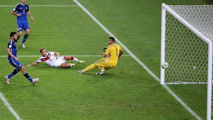 Mario Götze erzielt das entscheidende Tor im Finale der WM 2014 in Rio. Diese Stück Fußballgeschichte steht nun an der Ostsee.