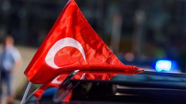 Bei einer türkischen Hochzeit in Ludwigsburg sind Schüsse gefallen, die Polizei musste einschreiten. Symbolfoto: imago images / Christian Spicker