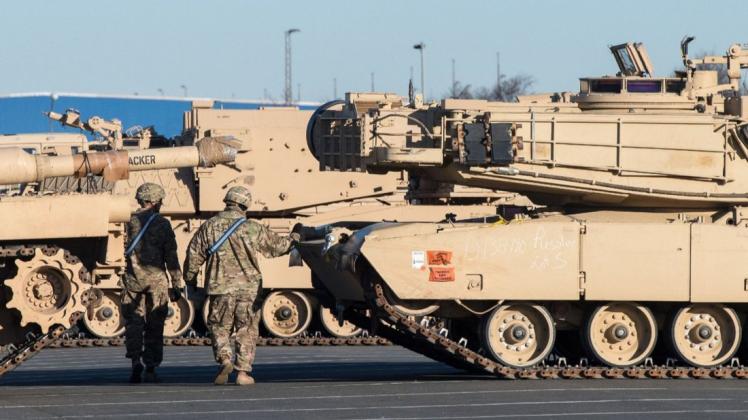 US-Panzer aus Übersee werden im Rahmen des Manövers „Defender Europa 2020“ über Hagenow in Richtung Polen verlegt.