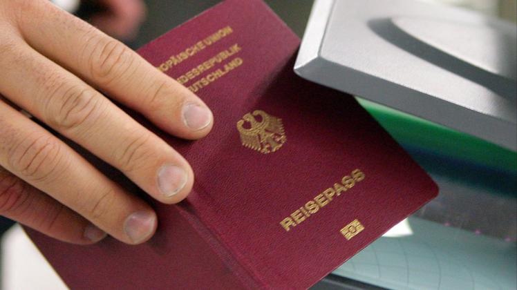Mit dem deutschen Reisepass kommt man weltweit fast problemlos in die meisten Länder.
