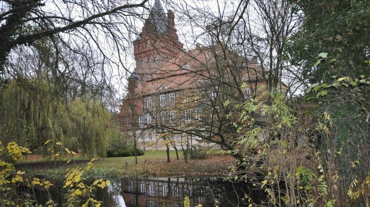 Seit zwei Jahren herrscht Ruhe auf der Plattenburg. Noch immer wird ein Betreiber gesucht, der das Dornröschenschloss wieder wachküsst. Seit zwei Jahren herrscht Ruhe auf der Plattenburg. Noch immer wird ein Betreiber gesucht, der das Dornröschenschloss wieder wachküsst.