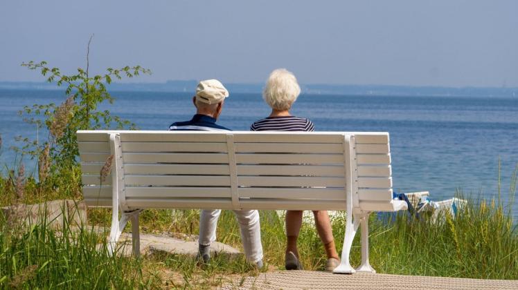 Die Rente reicht häufig nicht aus, private Altersvorsorge ist für viele Menschen nötig.