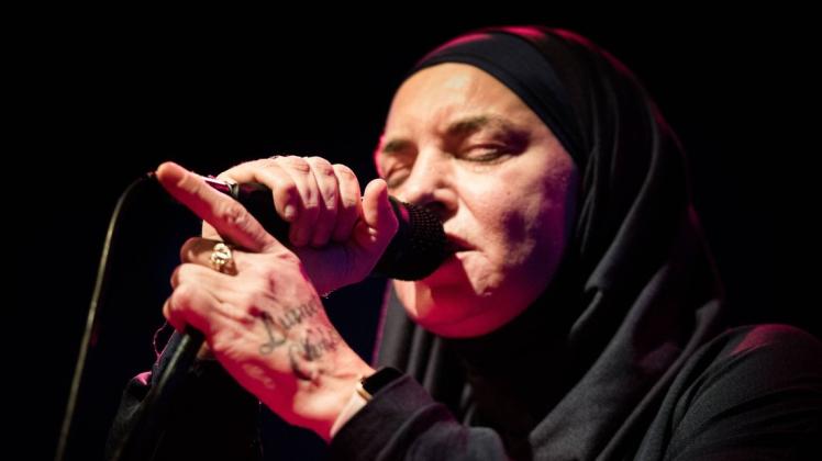 Sinéad O'Connor hat ihren 17-jährigen Sohn verloren. Die Sängerin nennt sich nach ihrer Konvertierung zum Islam Shuhada Davitt.
