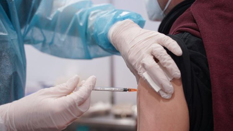 Corona-Impfungen schützen vor einer Ansteckung mit dem Coronavirus – in einigen Fällen kommt es aber zu Impfdurchbrüchen.