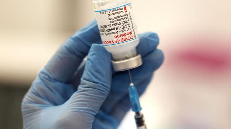 Nach 123 Millionen Impfungen in Deutschland geben die Behörden Entwarnung: Bei keinem der verwendeten Impfstoffe habe sich ein "Risikosignal" ergeben.