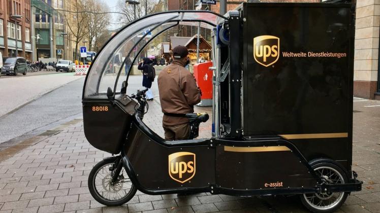 Ob in der Schweriner Altstadt künftig Pakete per Lastenräder zugestellt werden, ist noch unklar. In der Hamburger Innenstadt sind bereits viele Lastenräder eines Lieferdienstes im Einsatz.
