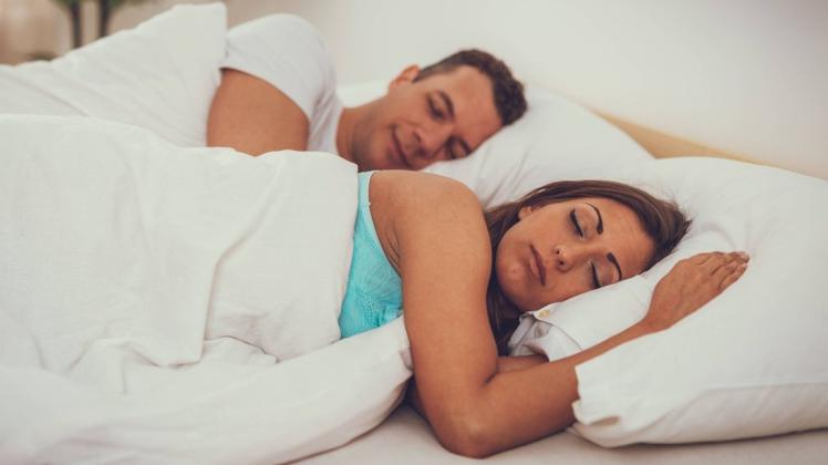 Es gibt mehrere Gründe, warum es gesund ist, auf der linken Seite zu schlafen.