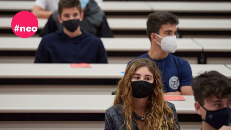 Im Hörsaal ist schon seit Semesterbeginn Maskenpflicht. Das gilt auch bei den Klausuren.
