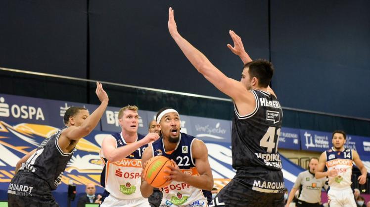 Mit 23 Punkten war Nijal Pearson (hier gegen Jena) bei der 98:112-Pleite gegen Bremerhaven der beste Korbjäger der Seawolves. Mit 23 Punkten war Nijal Pearson (hier gegen Jena) bei der 98:112-Pleite gegen Bremerhaven der beste Korbjäger der Seawolves.