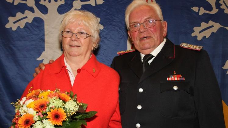 Hans-Christian Sacht ist mit 22 Jahren in die Gettorfer Feuerwehr eingetreten und hat als Wehrführer die Jugendfeuerwehr mitgegründet. Mit seiner Frau Ruth war er über 63 Jahr verheiratet.