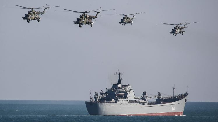 Russland kündigt zahlreiche Marineübungen an.