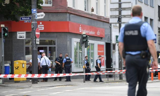 Auf die Filiale der Frankfurter Sparkasse an der Düsseldorfer Straße gab es einen Überfall.