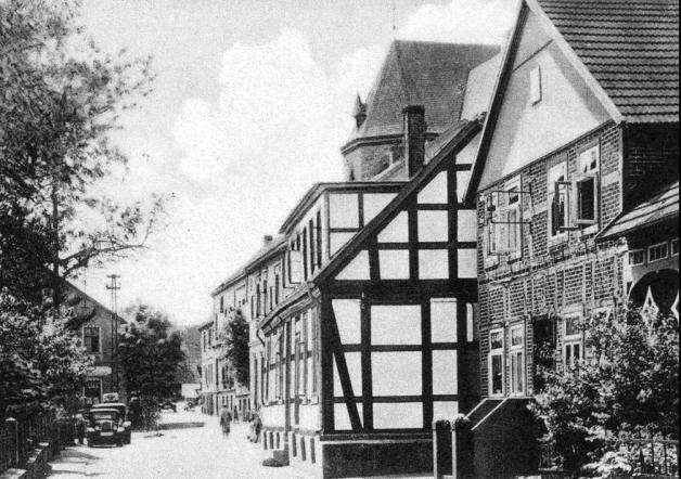 Historischer Blick auf die Große Straße in Ostercappeln. Repro: Rainer Westendorf