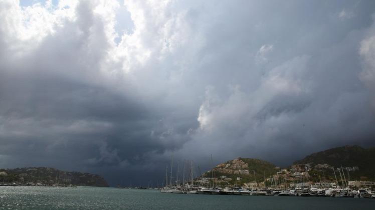 Hafen von Port d&apos;Andratx im Südwesten der Insel: Mallorca wird von heftigen Unwettern heimgesucht.