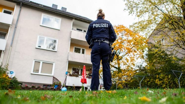 In diesem Mehrfamilienhaus in Detmold soll eine 15-Jährige ihren Halbbruder getötet haben.