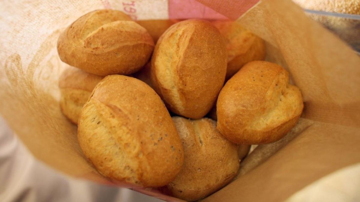 brtchen-bei-bckerei.jpg