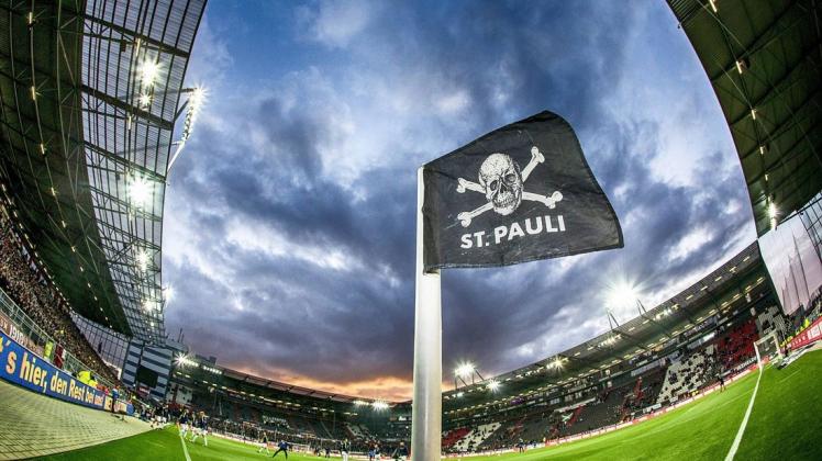 Auf zum Millerntor! 3000 Lila-Weiße werden den VfL am Sonntag in das Kultstadion des FC St. Pauli begleiten. Foto: Imago images/DeFodi