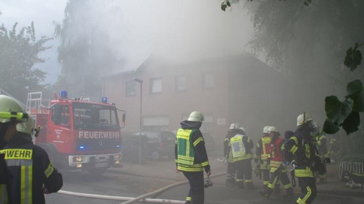Die Feuerwehren in Ganderkesee hatten 2019 den größten Einsatz beim Brand eines Mehrparteienhauses an der Lindenstraße. Archivfoto: Günther Richter