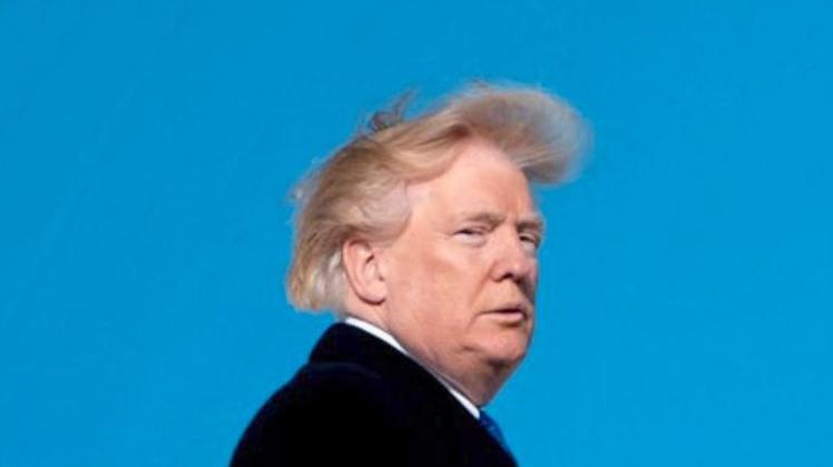 Hat die Haare schön, weil er die Hair Force One hat: Donald Trump. 