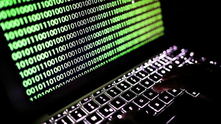 Die Risiken für Unternehmen, durch Angriffe auf Rechnernetze getroffen zu werden, steigen nach Angaben des Lingener Versicherungsmaklers Diepenbrock. Foto: dpa