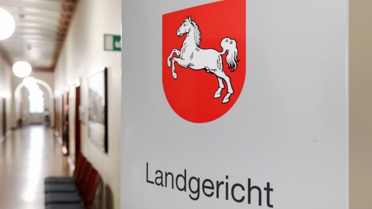 Vor dem Landgericht mussten sich zwei Litauer wegen einer Serie von Wohnungseinbrüchen verantworten. Vor dem Landgericht mussten sich zwei Litauer wegen einer Serie von Wohnungseinbrüchen verantworten.