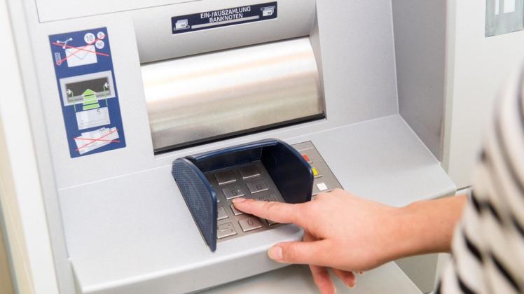 Immer wieder Ziel von Einbrechern sind offen zugängliche Geldautomaten.