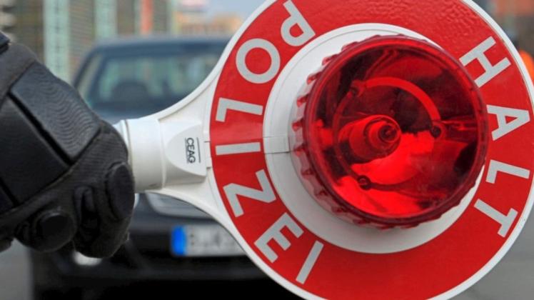 Die Polizei hat am Montag einen 32-jährigen Bremer aus dem Verkehr gezogen, der mit 2,6 Promille und ohne Führerschein unterwegs war. Die Polizei hat am Montag einen 32-jährigen Bremer aus dem Verkehr gezogen, der mit 2,6 Promille und ohne Führerschein unterwegs war.