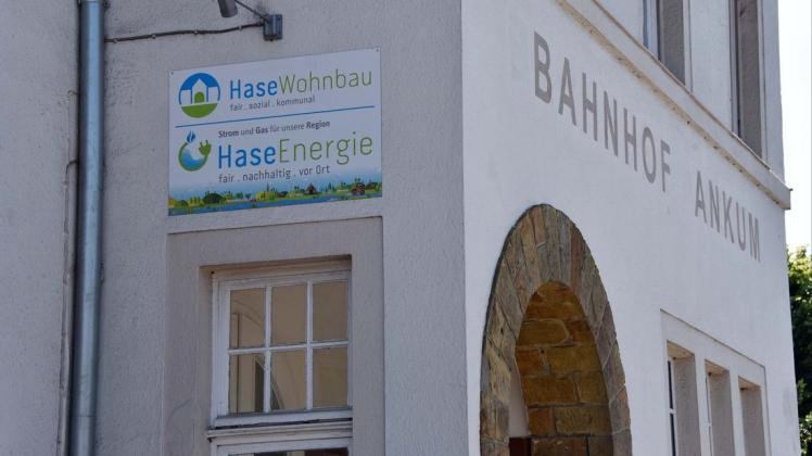 Michael Wernke hat die Geschäftsführung der Hase-Wohnbau GmbH und der Hase-Energie GmbH übernommen. Bild: Sitz der Gesellschaften ist der Ankumer Bahnhof.