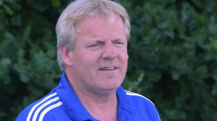 Hat in Probetrainigseinheiten potenzielle Zugänge gesehen: Jörg Beese, neuer Trainer der Regionalliga-Fußballerinnen des TV Jahn Delmenhorst.