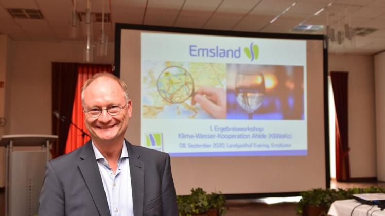 Diplom-Meteorologe Sven Plöger hielt im Landgasthof Evering in Emsbüren einen spannenden Vortrag.