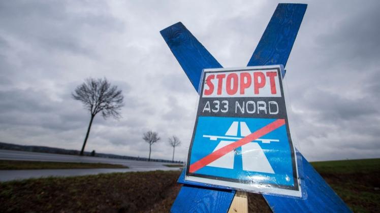 Das Planungsverfahren zur A33-Nord bei Osnabrück verzögert sich noch weiter. Autobahngegner haben zudem angekündigt, nach einem Planfeststellungsbeschluss vor dem Bundesverwaltungsgericht zu klagen.