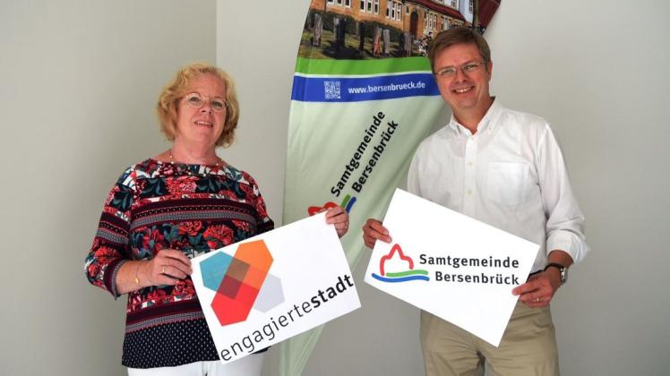 Gabriele Linster und Michael Wernke freuen sich über die Wahl der Samtgemeinde Bersenbrück in das bundesweite Netzwerk „Engagierte Stadt“.