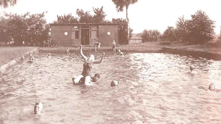 Badefreuden in der schweren Nachkriegszeit 1948.