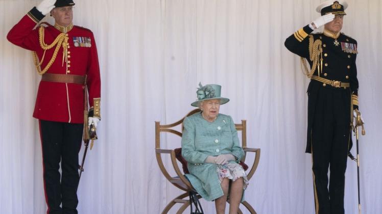 Königin Elisabeth II. von Großbritannien muss mit finanziellen Einbußen wegen der Corona-Pandemie rechnen.
