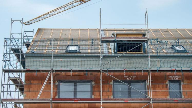 Der Rat hat der Einführung einer Infrastrukturabgabe zugestimmt, um die Verursacher an den Kosten für den Ausbau der sozialen Infrastruktur beteiligen zu können. (Symbolfoto) Der Rat hat der Einführung einer Infrastrukturabgabe zugestimmt, um die Verursacher an den Kosten für den Ausbau der sozialen Infrastruktur beteiligen zu können. (Symbolfoto)