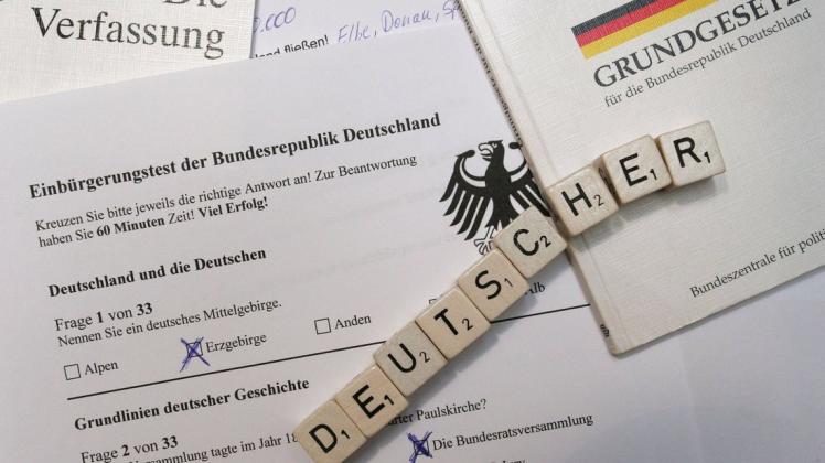 Die 288 Menschen, die sich für die deutsche Staatsangehörigkeit entschieden haben, kommen aus verschiedenen Ländern. (Symbolbild)
