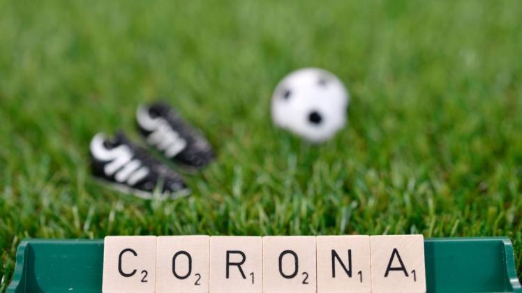 Drei Spieler des Fußball-Regionalligisten SV Atlas Delmenhorst wurden positiv auf das Coronavirus getestet. Drei Spieler des Fußball-Regionalligisten SV Atlas Delmenhorst wurden positiv auf das Coronavirus getestet.
