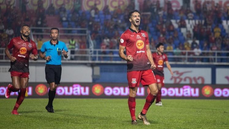 Mustafa Azadzoy trifft auch für seinen fünften Verein in Thailand. Mit dem Trat FC ist er zurück in der ersten Liga.