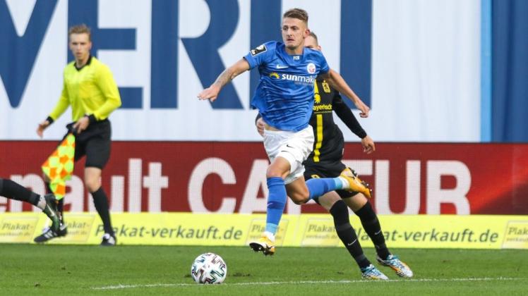 Hat bislang in dieser Saison noch keine einzige Minute gefehlt: Nico Neidhart wird wohl auch am Sonnabend im Heimspiel gegen Türkgücü München die linke Seite beackern. Hat bislang in dieser Saison noch keine einzige Minute gefehlt: Nico Neidhart wird wohl auch am Sonnabend im Heimspiel gegen Türkgücü München die linke Seite beackern.