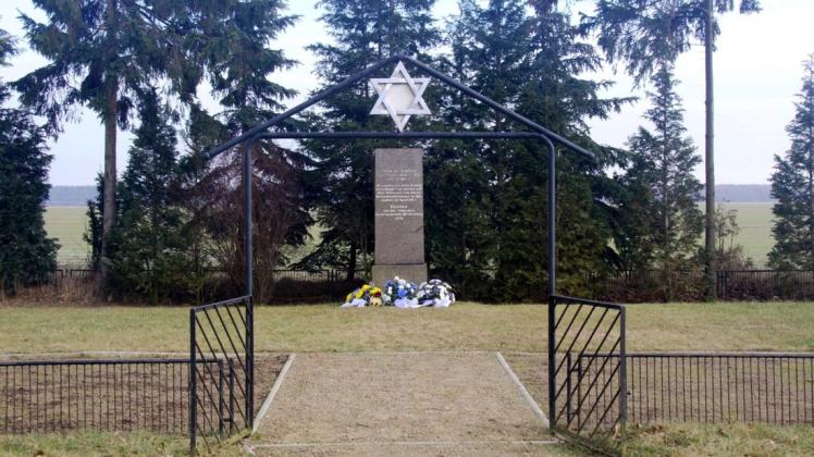 Auch die Gedenkstätte in Sülstorf wird in den Gottesdienst zur Eröffnung der Friedensdekade mit eingebunden.