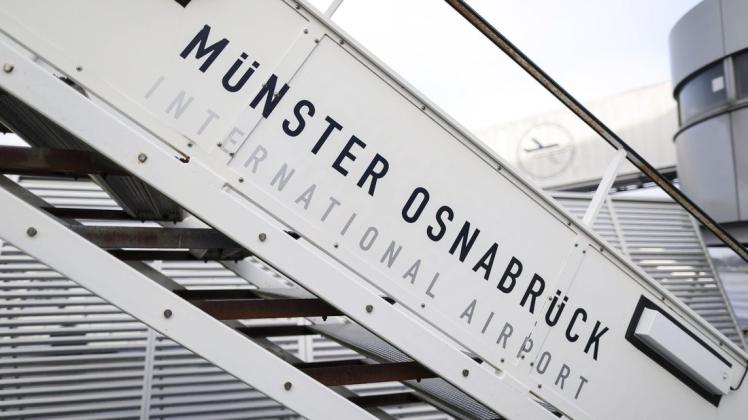 Am Flughafen Münster/Osnabrück soll bis Mitte Dezember ein Impfzentrum aufgebaut werden (Archivbild). Zunächst werden wohl Risikogruppen und Beschäftigte in besonders wichtigen Berufen geimpft werden.