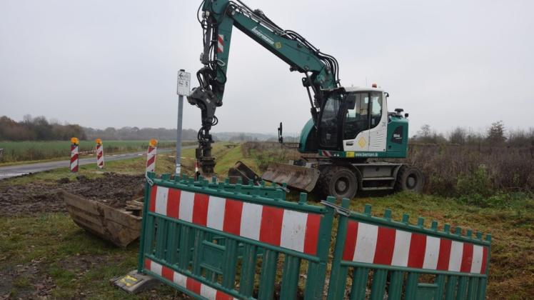 Nach einem Wasserrohrbruch an einer Transportleitung in den Maschwiesen dauert die Reparatur noch an. Der Bereich ist abgesperrt. Nach einem Wasserrohrbruch an einer Transportleitung in den Maschwiesen dauert die Reparatur noch an. Der Bereich ist abgesperrt.