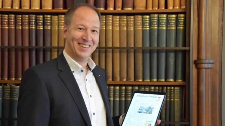 Das dk von morgen schon am Vorabend lesen: Verlagsleiter Thorsten Schulze setzt aufs iPad.