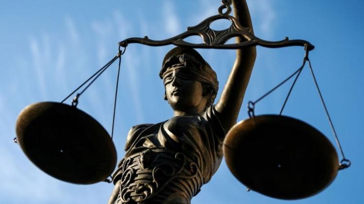 Vier mutmaßliche Marihuanahändler müssen sich in einem langen Verfahren derzeit vor dem Landgericht Oldenburg verantworten.