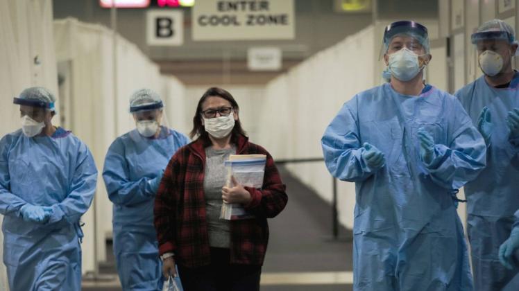Die Mitarbeiter der Krankenhäuser und Anthony Fauci könnten vom Time-Magazin zur "Person of the Year 2020" ernannt werden. Die Mitarbeiter der Krankenhäuser und Anthony Fauci könnten vom Time-Magazin zur "Person of the Year 2020" ernannt werden.