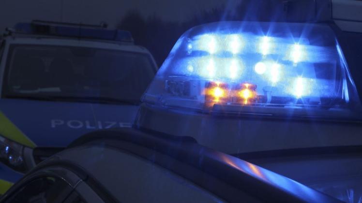 Polizisten haben am Sonntag zwei illegal eingereiste Flüchtlinge und einen Lastwagen-Fahrer in Bremen festgenommen.