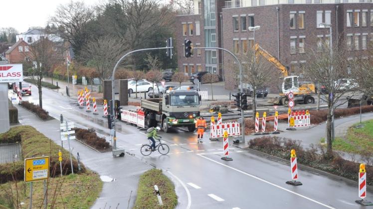 Baustelle: Die Einmündung in die Moorstraße von der Friederikenstraße in Papenburg ist seit Montag voll gesperrt.