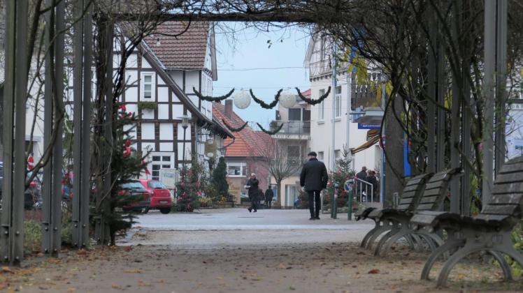 Nur wenig Betrieb herrschte am Sonntag im Bad Laerer Ortszentrum. Aufgrund der seit 2007 geltenden gesetzlichen Regelungen zur Sonntagsöffnung mussten die Geschäfte geschlossen bleiben. Nur wenig Betrieb herrschte am Sonntag im Bad Laerer Ortszentrum. Aufgrund der seit 2007 geltenden gesetzlichen Regelungen zur Sonntagsöffnung mussten die Geschäfte geschlossen bleiben.